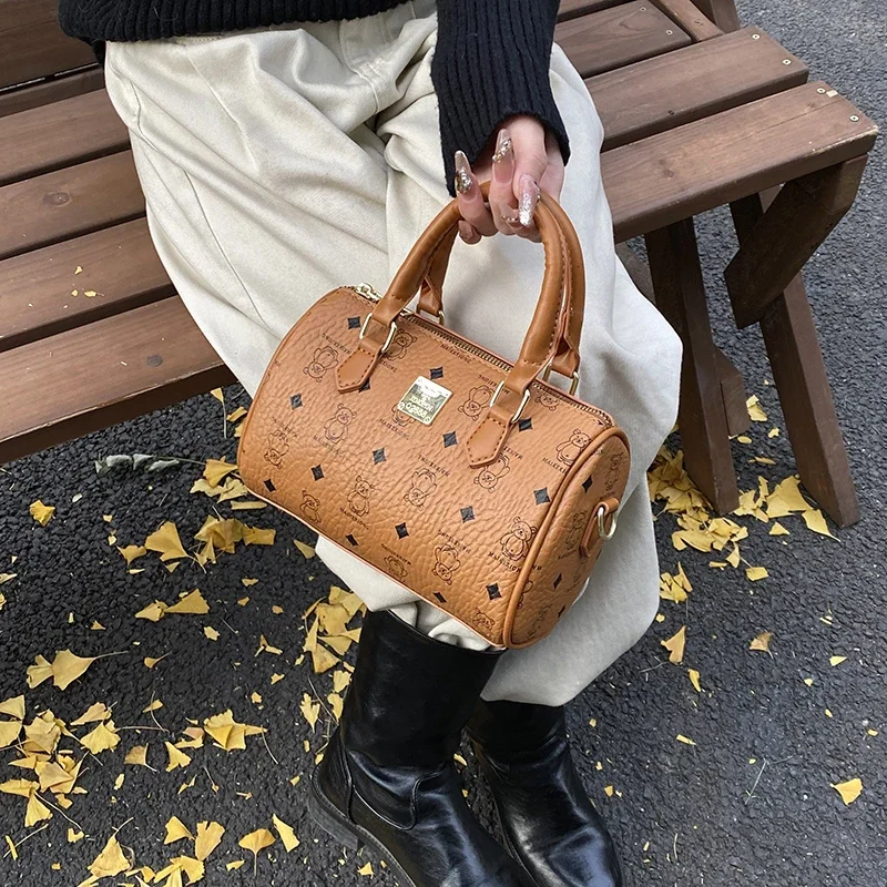 

Luxury Designer Paris Fashion Tote Bag With Large Capacity And Trendy Design Ideal For Women Messenger Purse