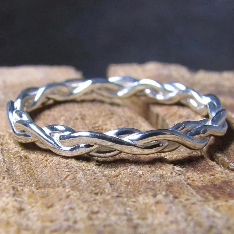 2026 Three Lives  Generations Weaving Handpiece, High End, Cold Style, Simple Ring, Metallic, Fashionable Hip Hop Ring