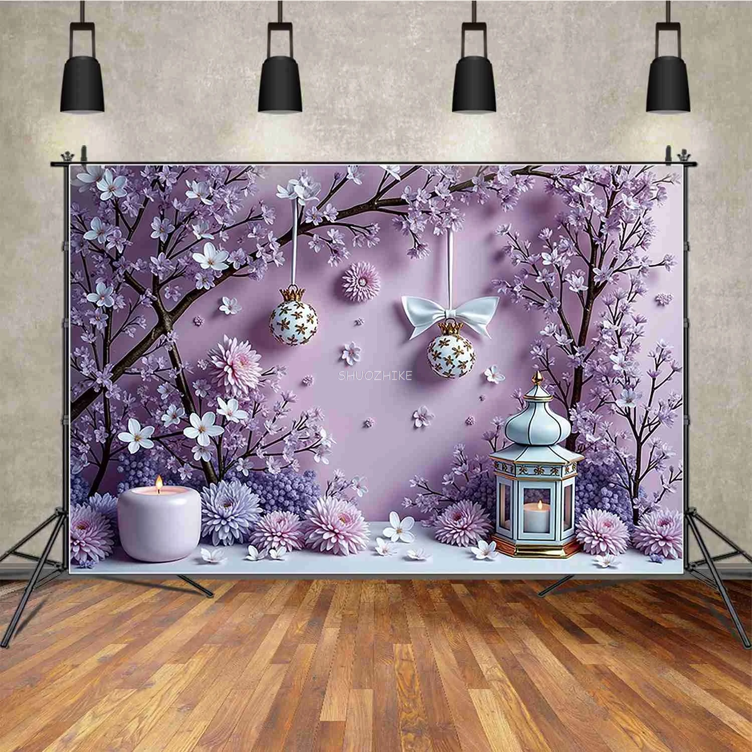 สาวบอลลูนแขวนดอกไม้วันเกิด Photocall ฉากหลังผีเสื้อสีม่วงฤดูใบไม้ผลิ Fairy Forest การถ่ายภาพพื้นหลัง