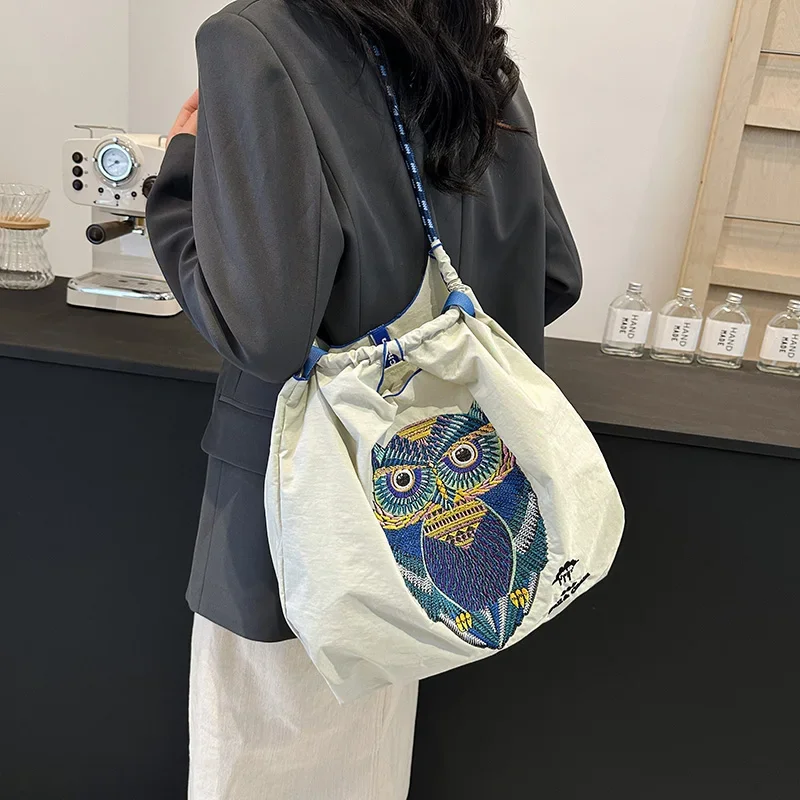 

2024 New Owl Embroidered Handheld Nylon Purses Crossbody Bag Designer Shoulder Bags for Women Large Capacity Tote Bag