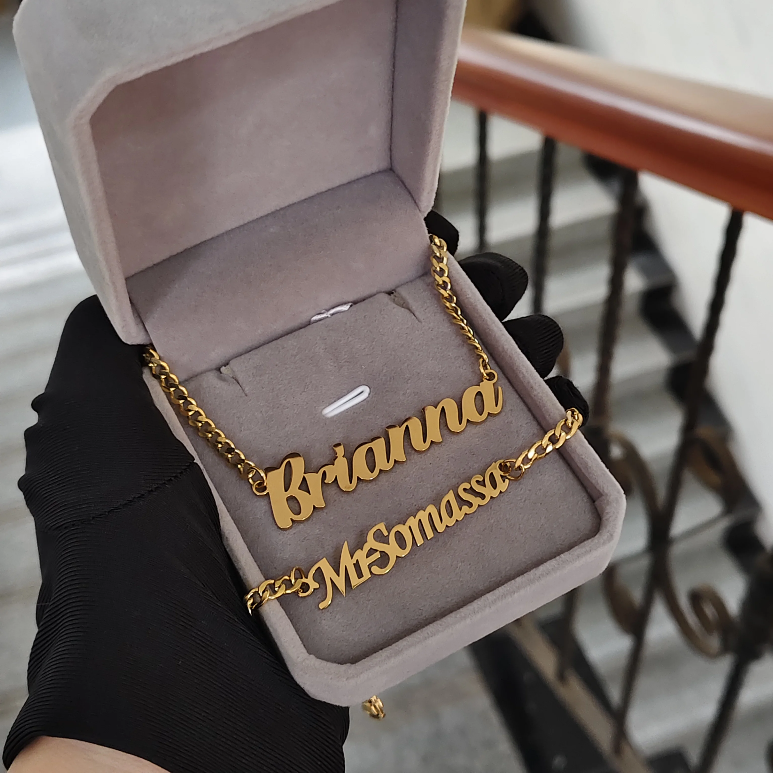 

DHQH New Wholesale Personalized Letter Set Customized Name Necklace Bracelet Set Valentine's Day Gift Manufacturer Direct Sales