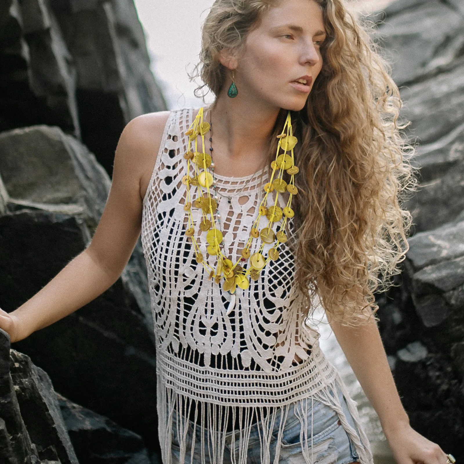 

Chunky Layered Necklace Bohemian Style Coconuts Shell Beads Jewelry for Women Girls Summer Beach Wear Wood Beaded Necklace