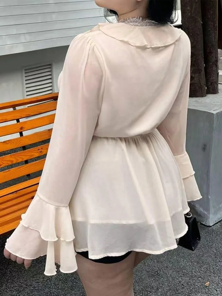 GIBSIE พลัสขนาดคอนทราสต์ลูกไม้รัฟเฟิลตัดเย็บเสื้อผู้หญิงฤดูใบไม้ผลิฤดูร้อนคอวีลึกแขนยาวเสื้อเสื้อ