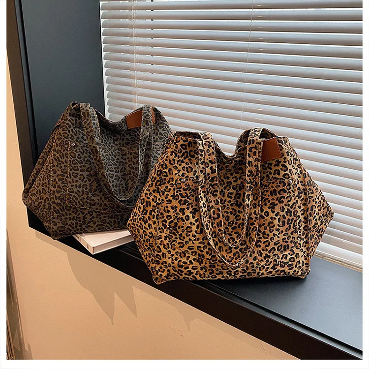 Leopard Pattern Tote Bag Vintage Canvas Shoulder Bag Fashion Big Capacity Handbag For School Work Shopping view 5