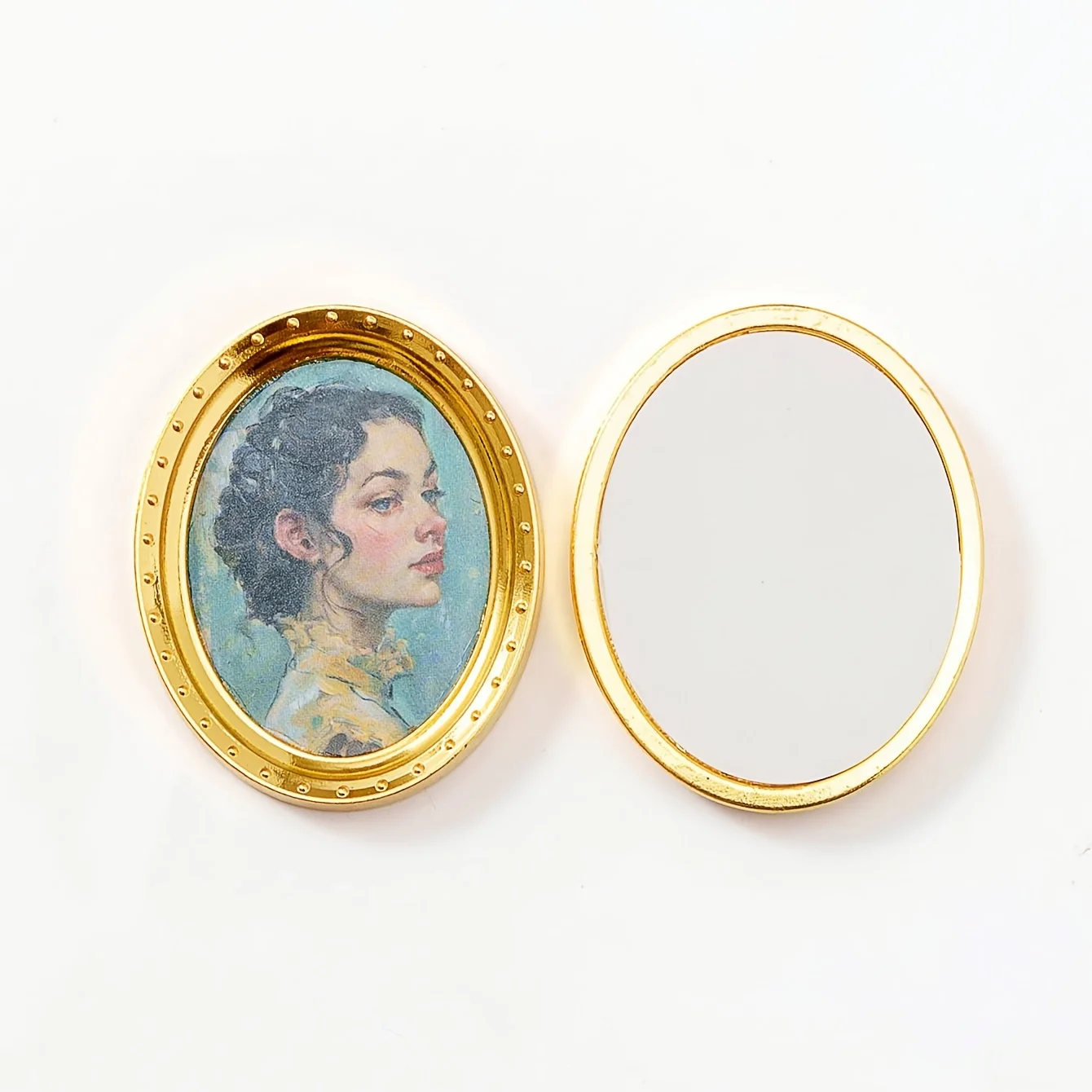 Dollhouse Miniature Vintage Palace Wall Art: 1/12 Scale Mini Realistic Lady Portrait Wall Decoration Model for (Random 1 set)