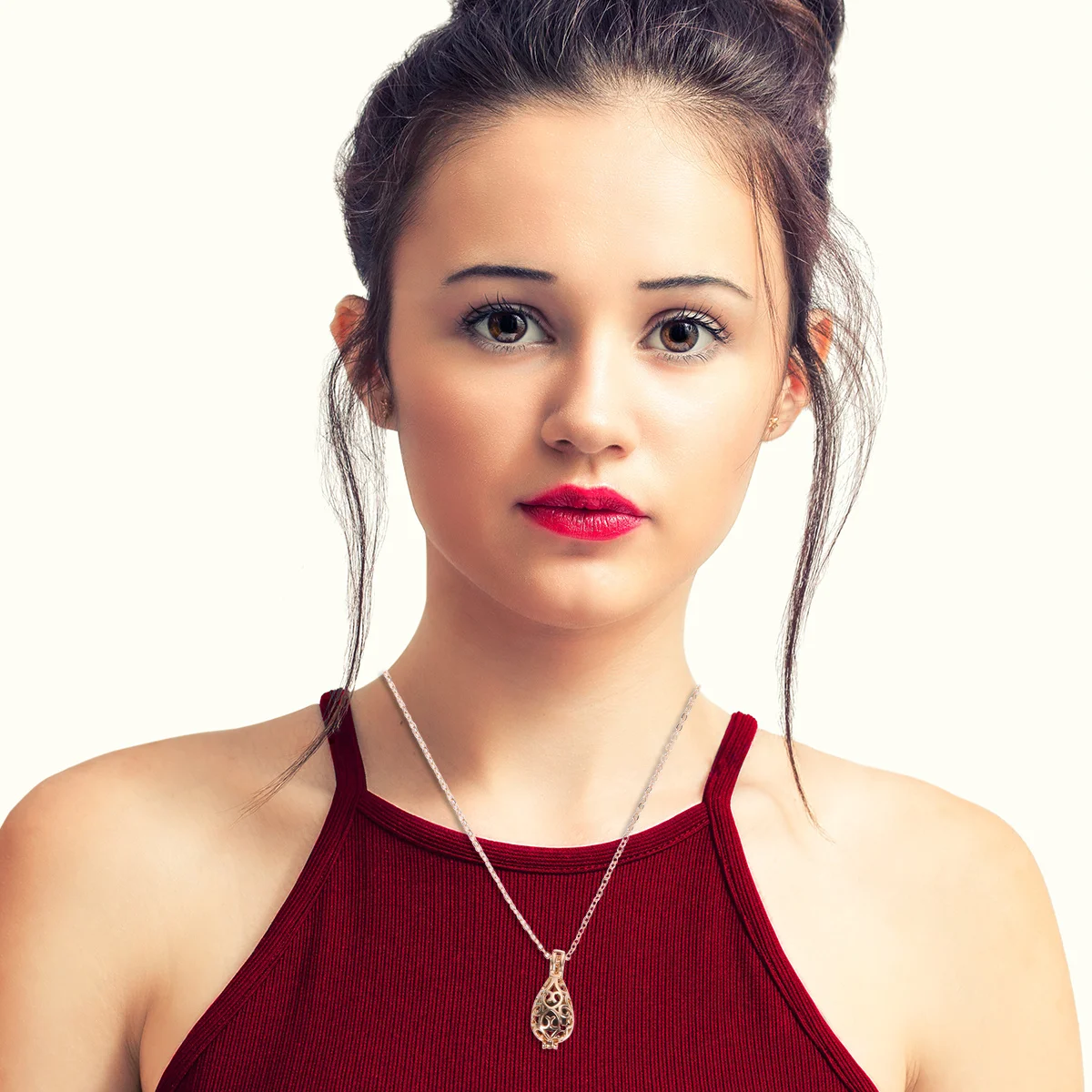 

1Pcs Aromatherapy Necklace Waterdrop Hollowed Pendant Golden Exquisite Craftsmanship Cotton Pelelith Ball Creative Gift Jewelry