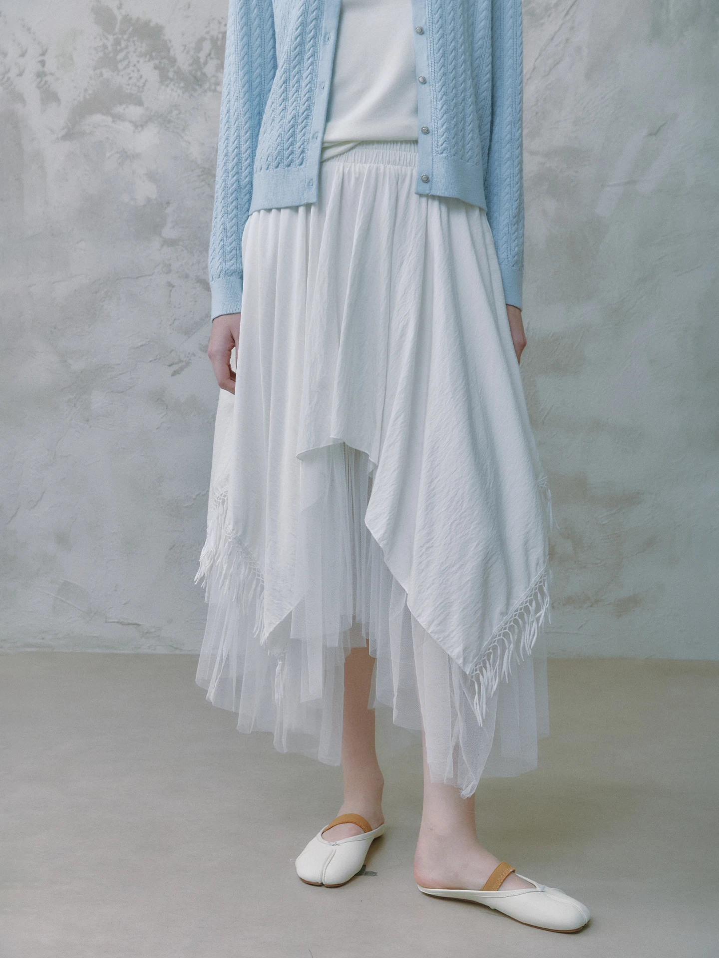 

Юбка с асимметричным подолом и бахромой, двухцветная, с панелями, повседневная, с низкой талией, из ПВХ-ткани, полиэфирного волокна, с эффектом шелкового блеска.