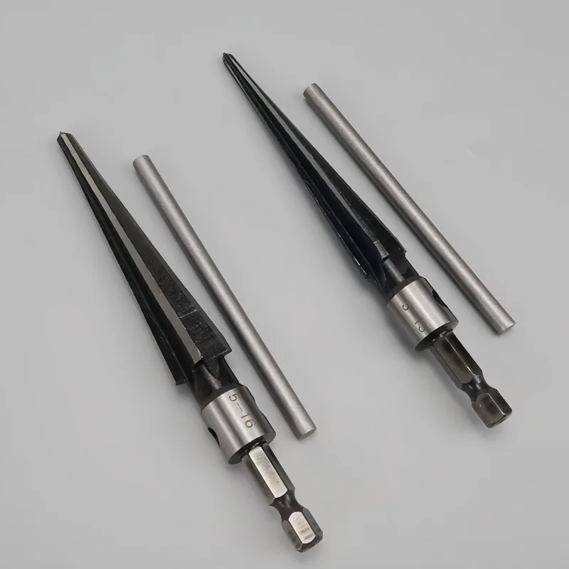 

Развертка коническая для дерева 3-13/5-16 мм, для электродрели, для расширения отверстий, снятия фаски и удаления заусенцев, с шестигранным хвостовиком