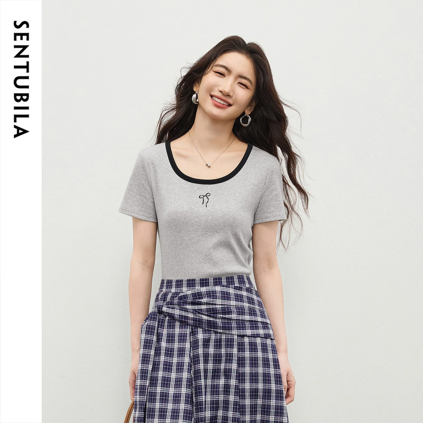 SENTUBILA Women's Knitted T Shirt Summer Grey U Neck Bow Embroidery Short Sleeve Top 2026 Office Slim Fit Female Tee 162TD6050