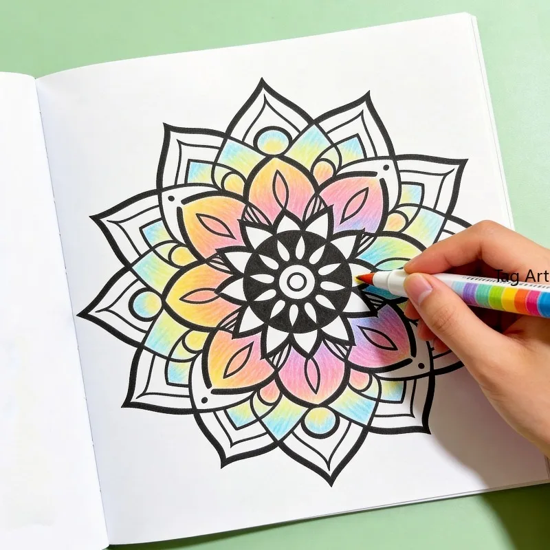 An Adult Decompression Mandala Meditation Coloring Graffiti Picture Book, 36 Different Mandala Patterns, Artistic Creation
