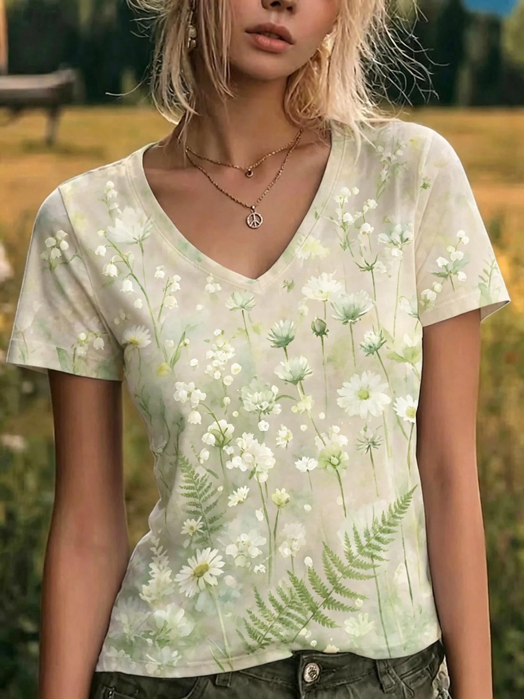 Women's Watercolor Wildflower Print V-Neck T-Shirt, Casual Short Sleeve Tops, Fresh Green Floral Daily Wear for Spring & Summer