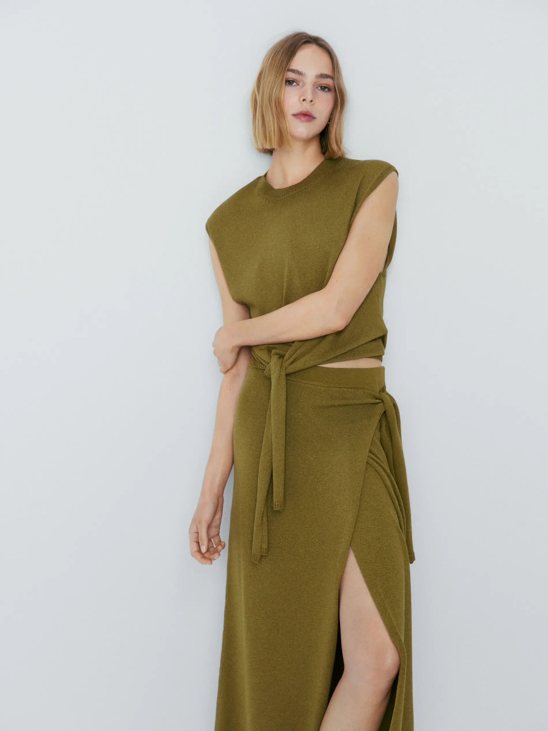 

Ethereal costume 2025 massidutti spring new style of Women's fashion side knot split French slim casual knit skirt