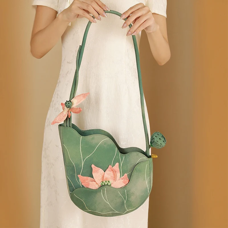 

2025 Summer Women's Fashion Shoulder Bag Exquisite Embroidery Lotus Crossbody Bag Ancient Style Girls Hanfu Backpack