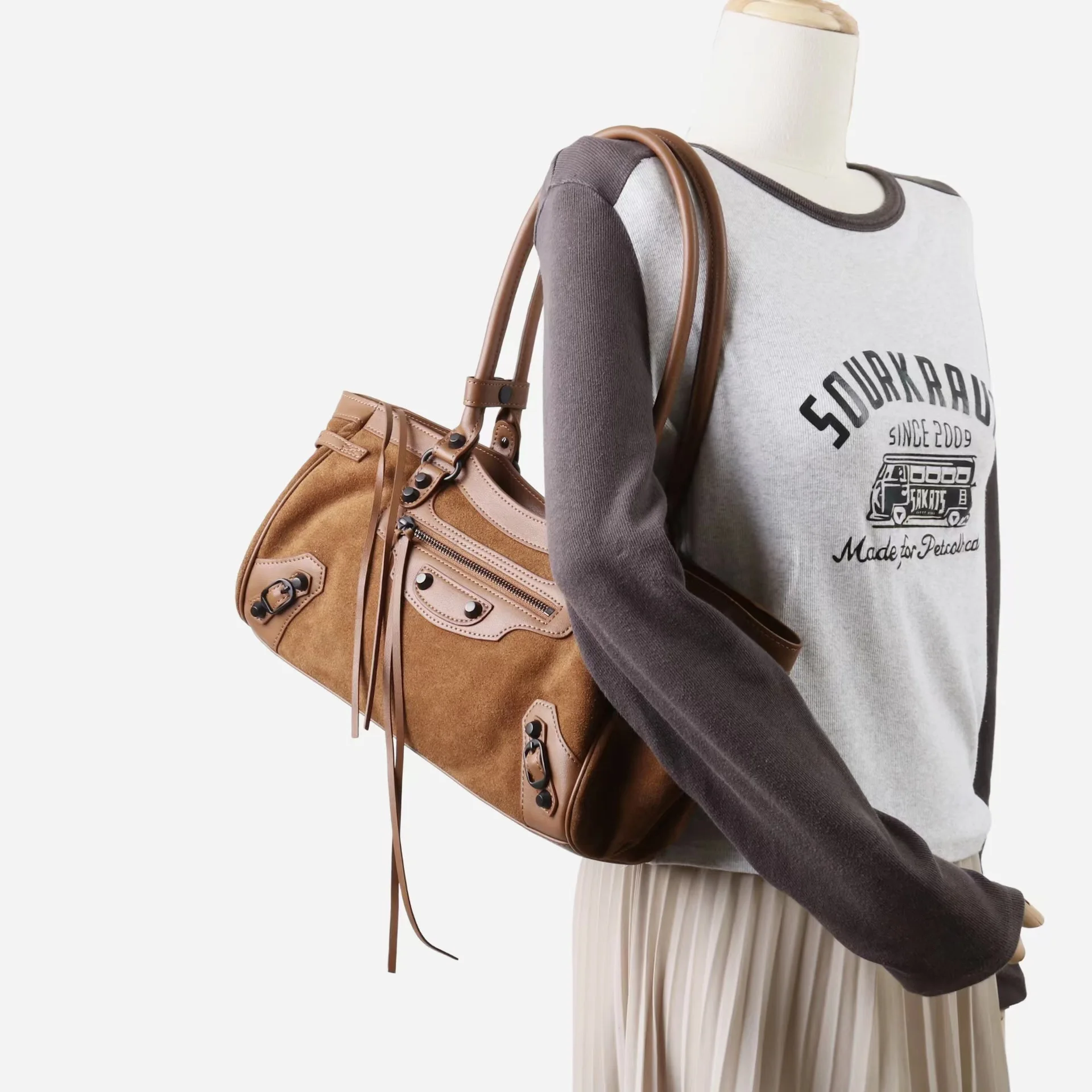 Brushed Leather Horizontal Motorcycle Bag Retro Rivet Casual Commuter Shoulder Tote Bag