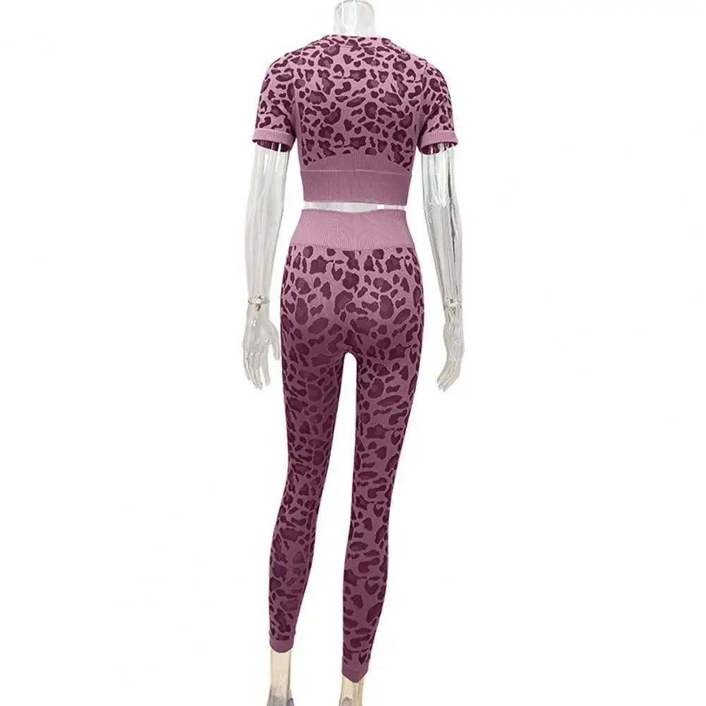 Fashionable Yoga Outfits Navel Exposed Casual Yoga Tracksuit Leopard Print Crop Top Yoga Leggings Set