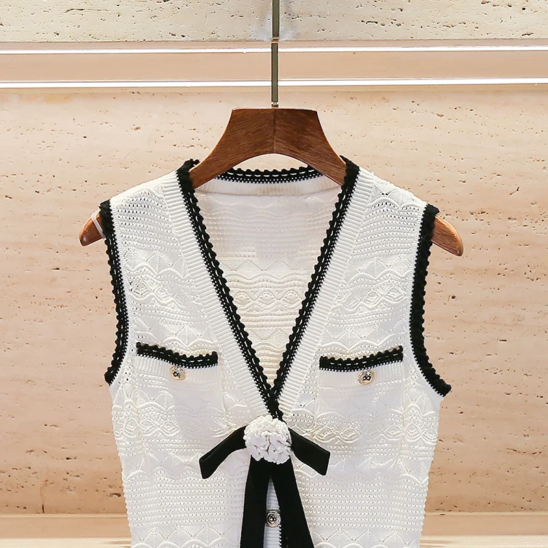 Small fragrance V-neck sleeveless knitted dress - Color-matching edge bow tie waist slim-fit full-hip dress - 2026 new style