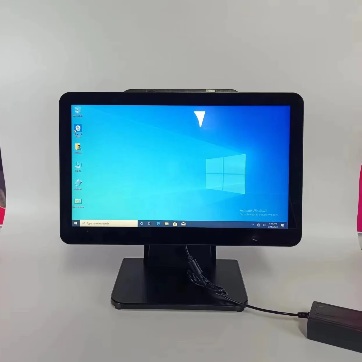 شاشة 15.6 بوصة تعمل باللمس POS محطة ماكينة تسجيل المدفوعات النقدية Win10/Android11 مع شاشة LED8/VFD220 11.6 بوصة الثانية لعداد الخروج