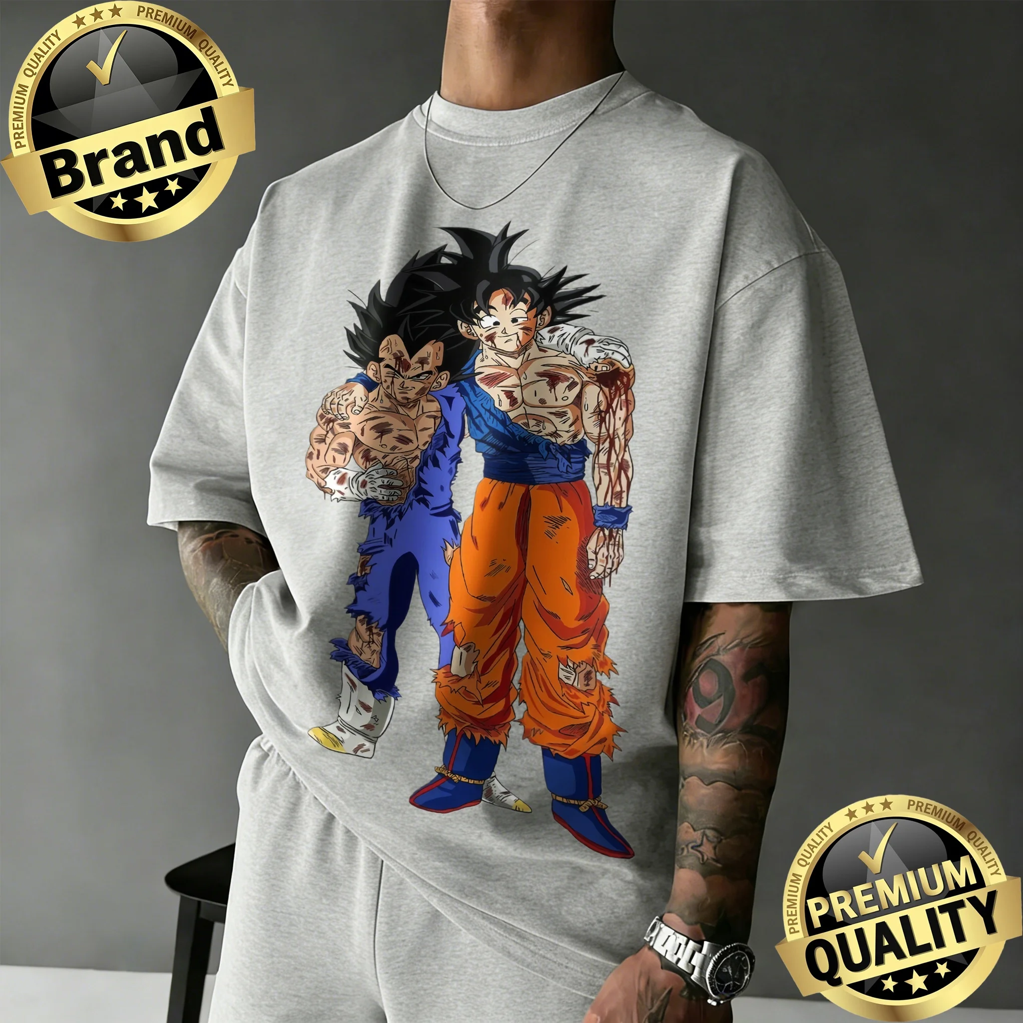 2026 Sommer Dragon Ball Lizenziertes 100% Baumwolle Oversize T-Shirt für Herren und Kinder |   Goku & Vegeta Battle-Damaged Retro Anime Print T-Shirt