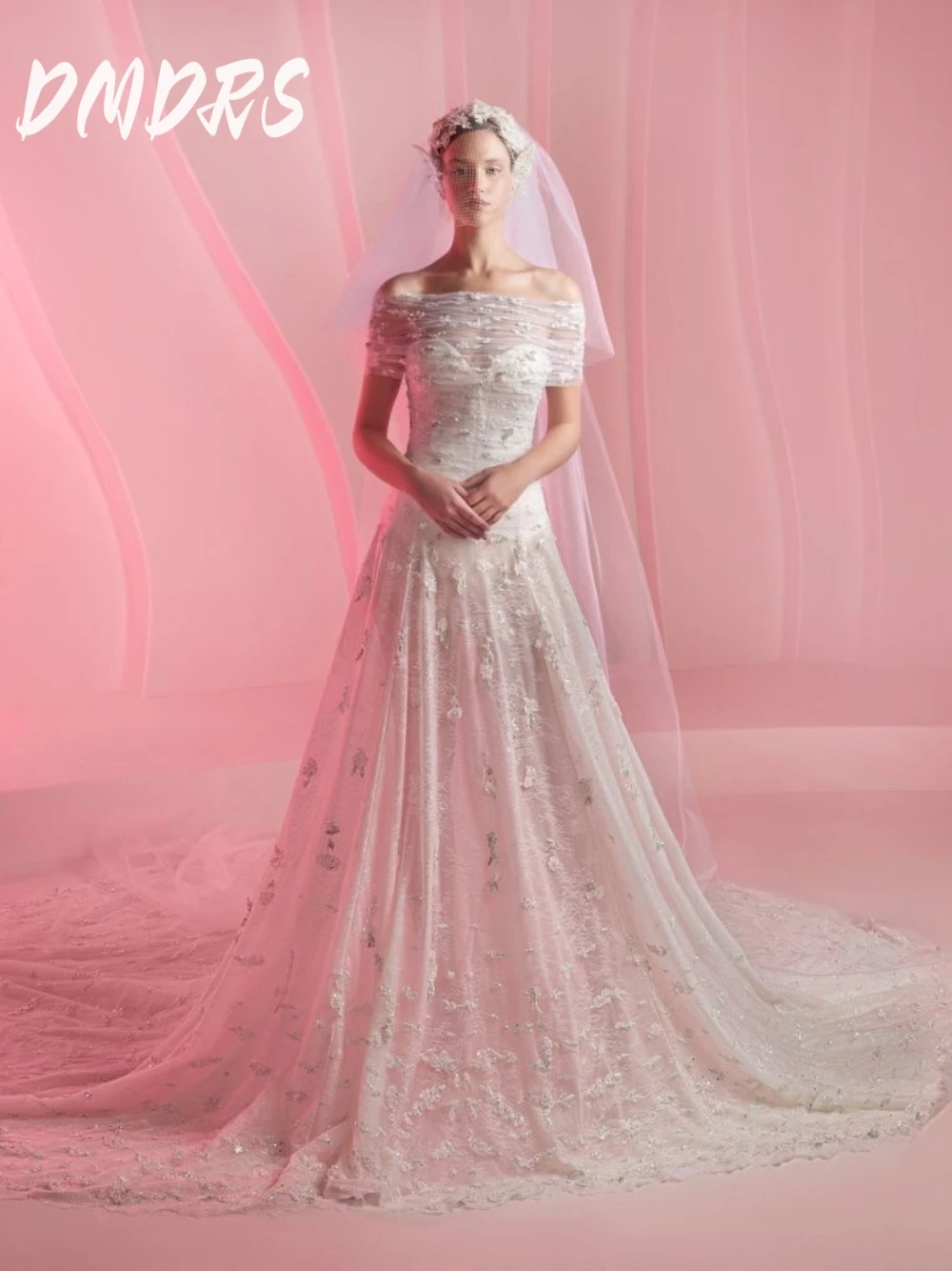 

Classic A Line Heart-shaped Neckline Wedding Dress Vintage Appliques Elegant Customized Floor-length Bridal Gown No Veil