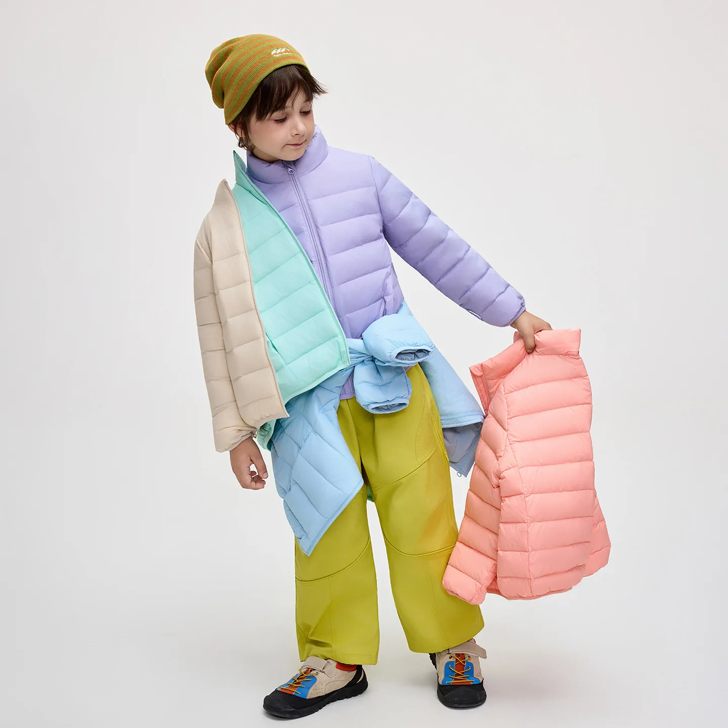 

Детский легкий пуховик для мальчиков и девочек, новинка 2023 года, короткий стиль, осенне-зимняя универсальная верхняя одежда с воротником-стойкой, детская верхняя одежда