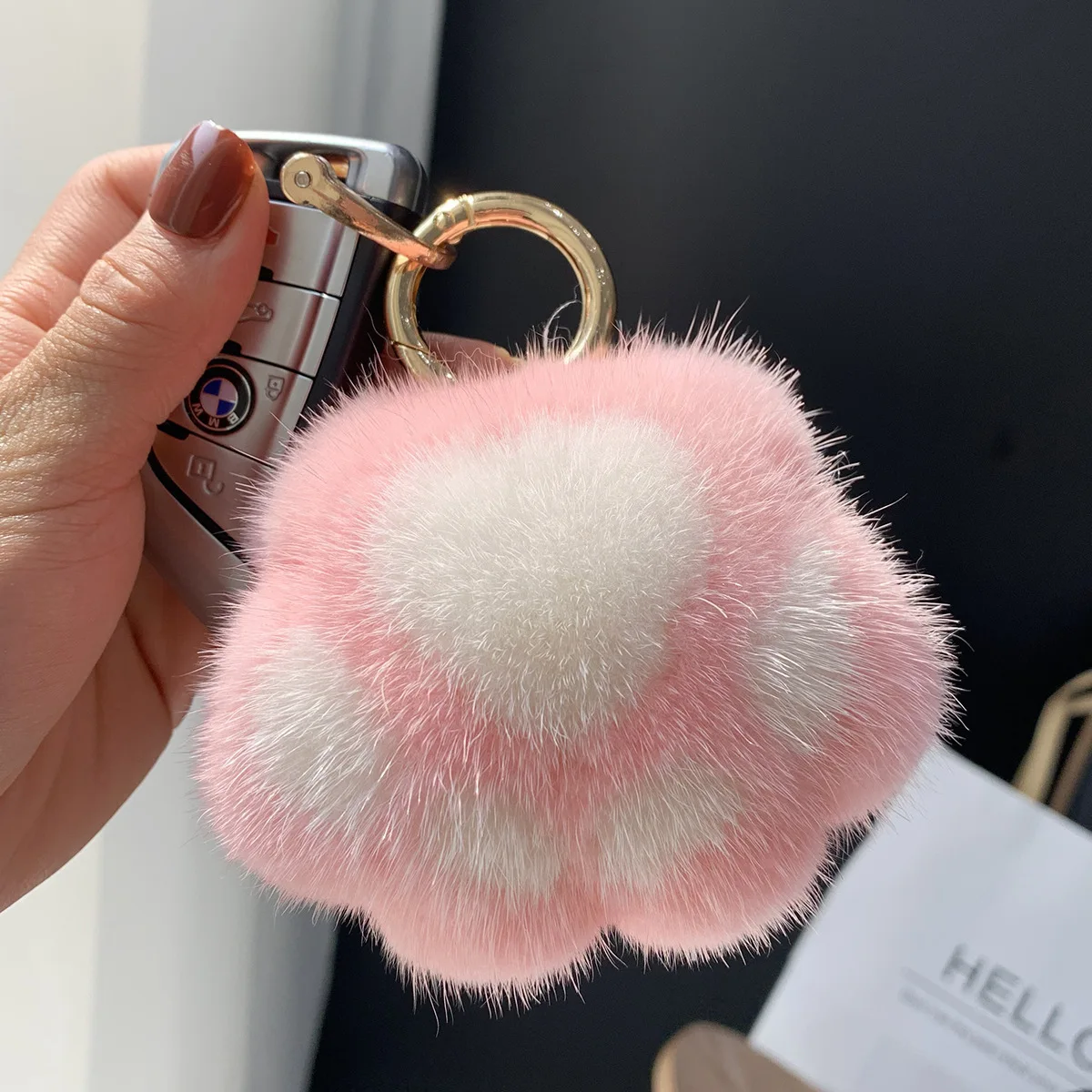 Lovely Fluffy Cat Paw Keychain Mink Fur Hair Pompon Keychain For Women Girls Cute Animal Paw Pendant Key Ring On Bag Car Trinket