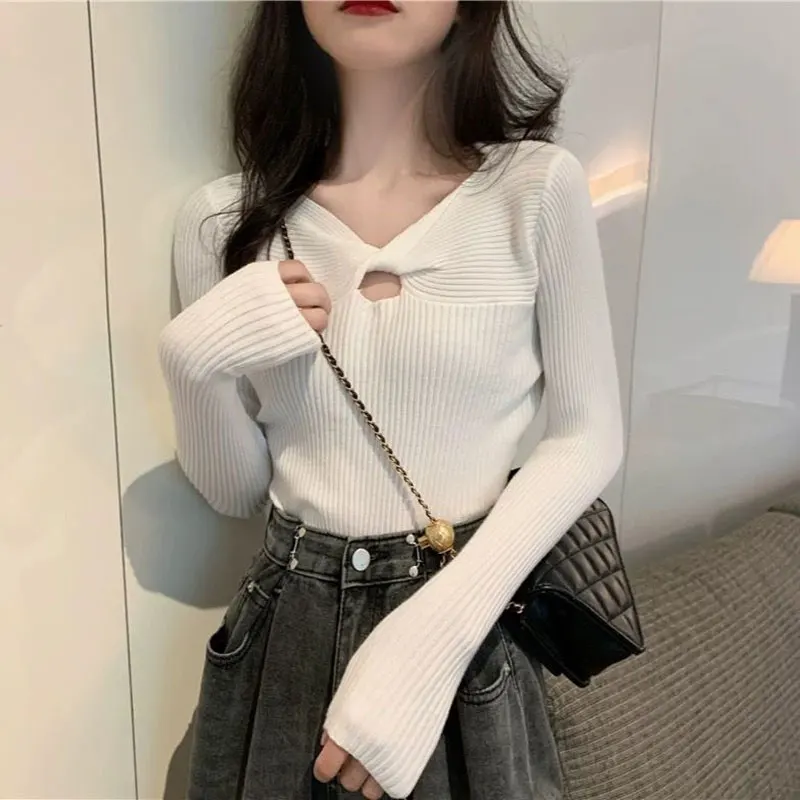 Basic Folds Fashion Cut Out Sweaters Women's Clothing Korean Slim Solid Color V-Neck Autumn Winter Long Sleeve Knitted Jumpers