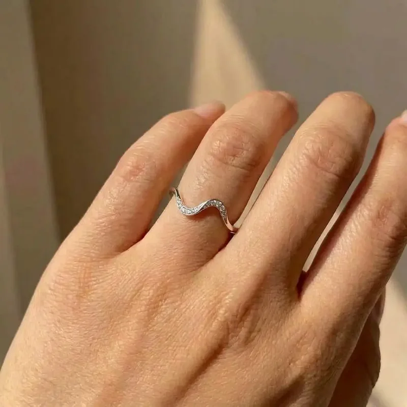 925 Sterling Silver Simple Fashion Wave Ring Female Versatile Bright Zirconia Finger Jewelry Trendy Lady Daily Accessories Gift
