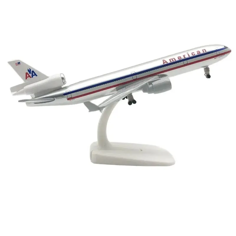 

Diecast American Airlines MD-11 Civil Aviation Passenger Plane Model Alloy&Plastic Material 1:200 Scale Simulation Display