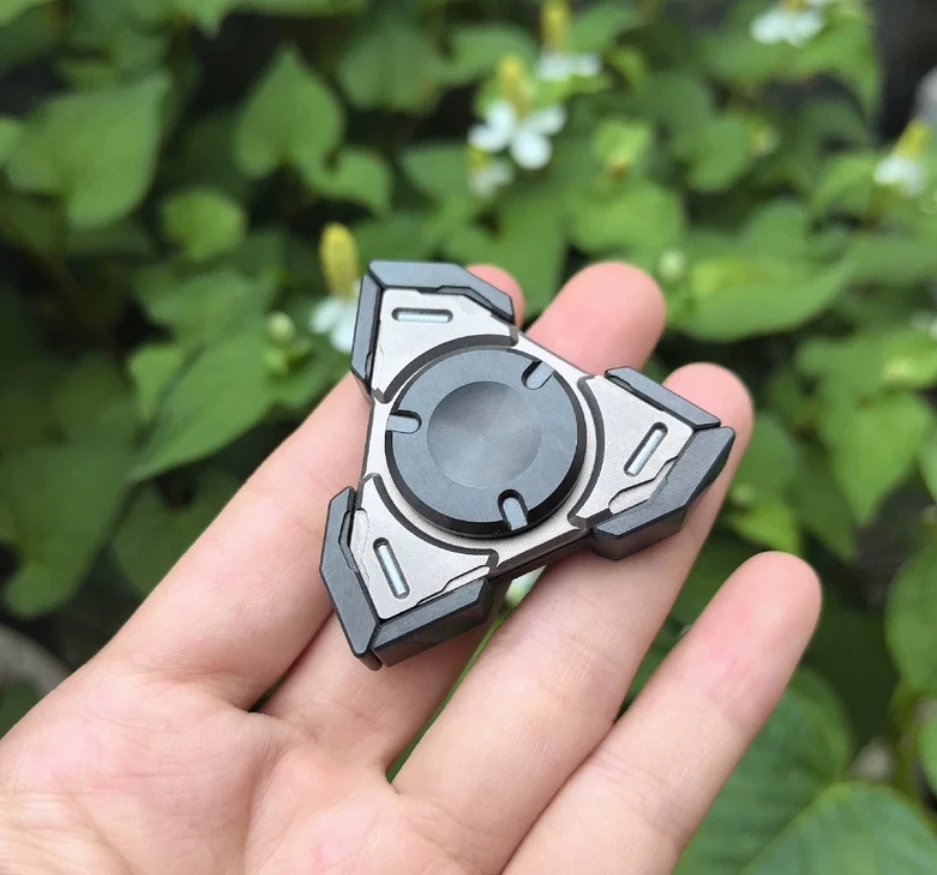 Gebruikt EDC Wanwu Zirkonium titanium mes spinner fidget decompressiespeelgoed