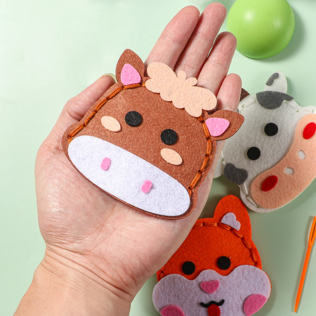 6-piece DIY Farm Animal Sewing Kit; Beginner Hand Sewing Kit; Cute Cartoon Animal Cow, Horse, Chicken School Bag Pendant; Birthd