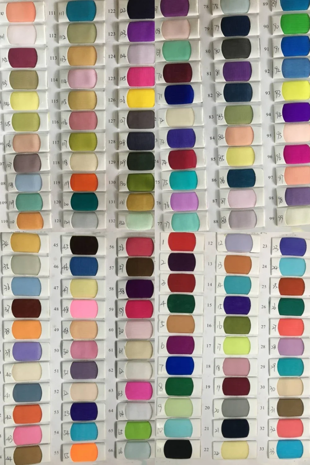 فستان الزفاف القوطي الأسود والأحمر الدانتيل يزين خط العنق على شكل قلب بلا أكمام ألف خط تول فستان زفاف خمر مخصص