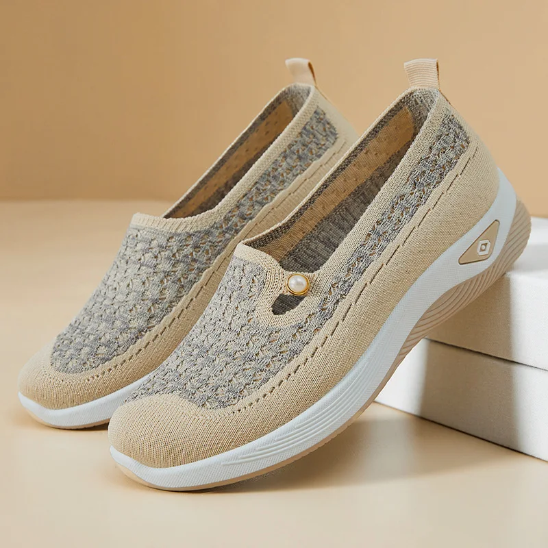 

Women's Breathable Mesh Slip on Shoes Lightweight Knit Walking Shoes Comfort Thick Sole Non Slip Casual Shoes Summer Daily Wear