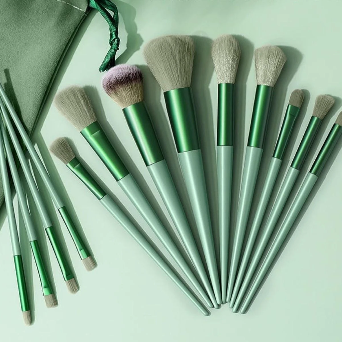 13 Pcs Makeup Brushes Kit, Foundation Brush Eyeshadow Brush Highlighter Loose Powder Blush(Green）