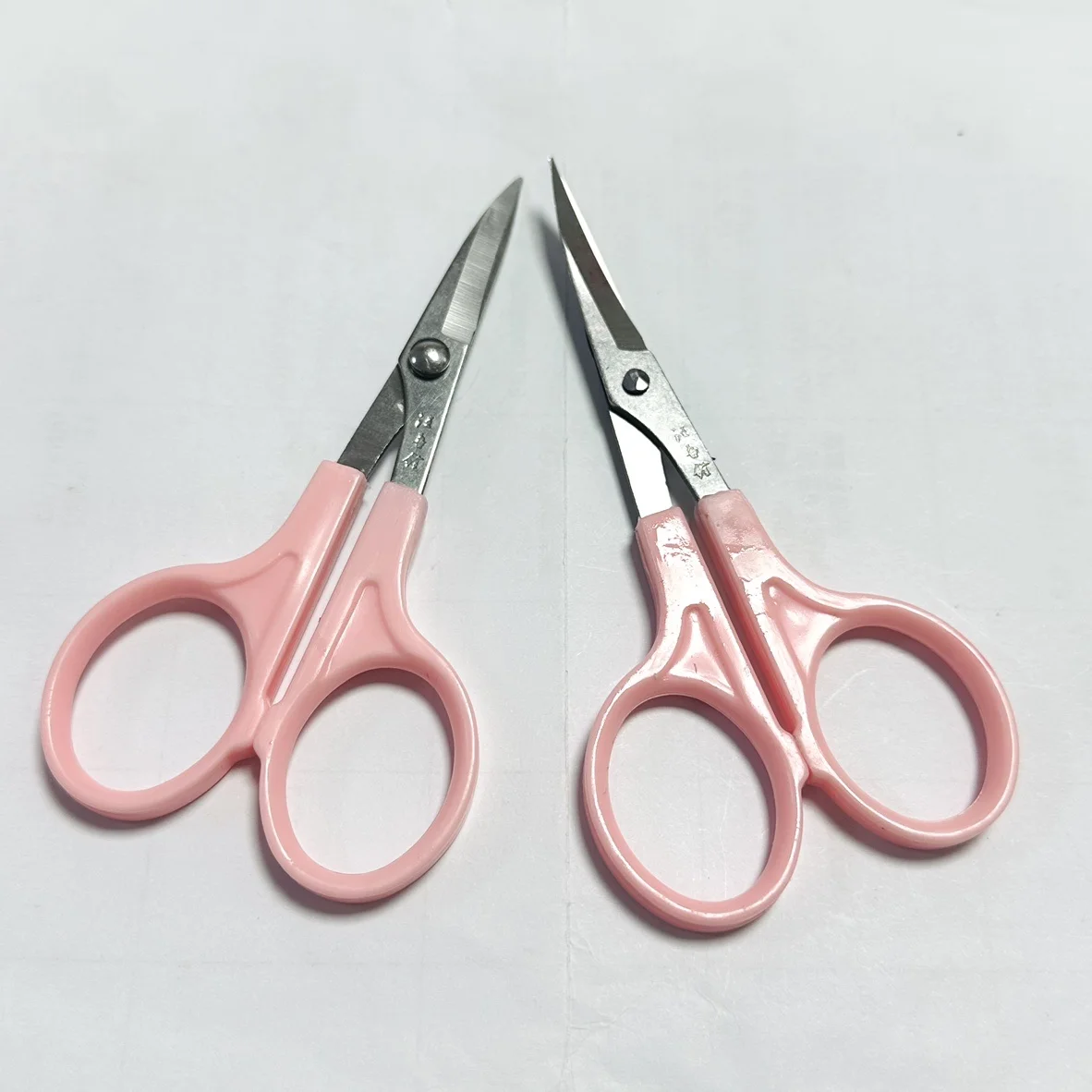 1/2pcs mini Sharp Angle Head Scissors Sewing Scissors 9.7cm Yarn Thrum Cutter Elbow Scissor Tool mini Household Scissors