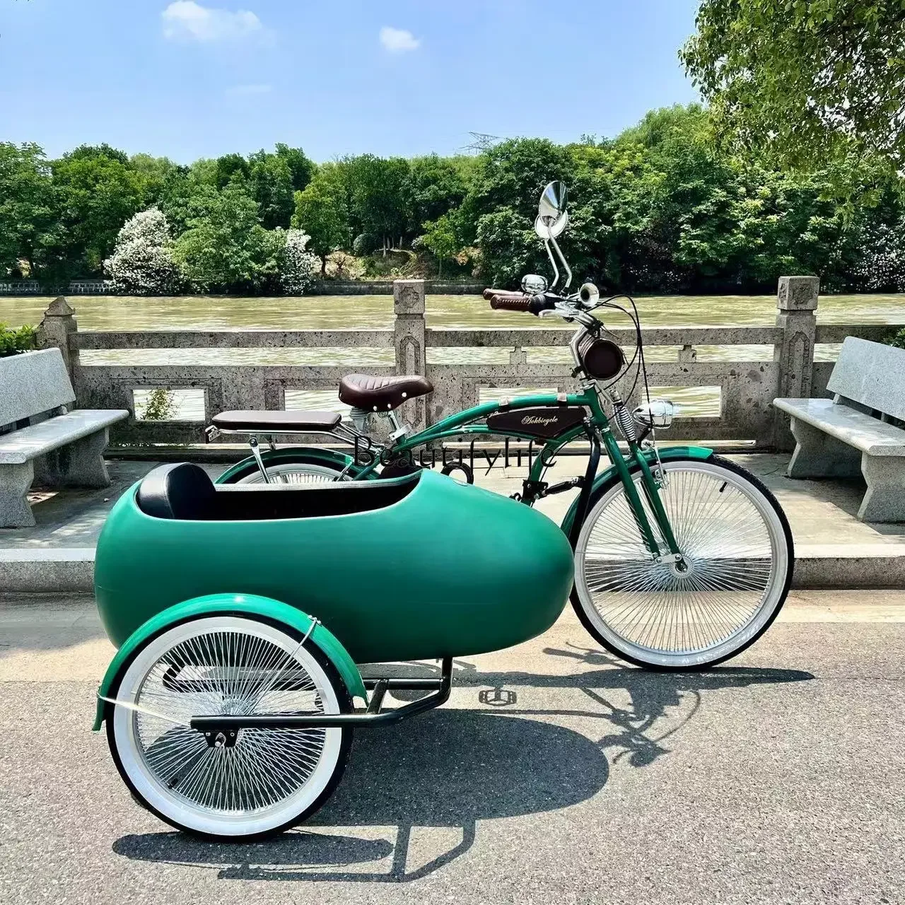 2 Classic tricycle Art Park showcases side bucket drag bike dense spokes high-end side tricycle