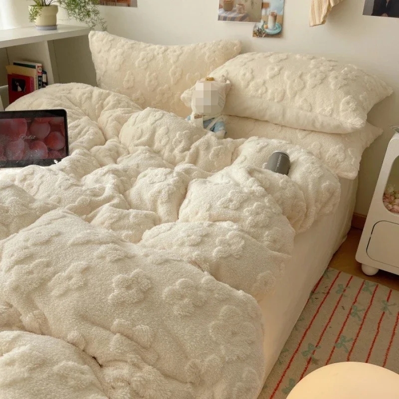 Cloud 3D Milk Velvet Four Piece Set Solid Color Autumn and Winter Thick Warm Coral Fleece Sheet Cream Style Household Products
