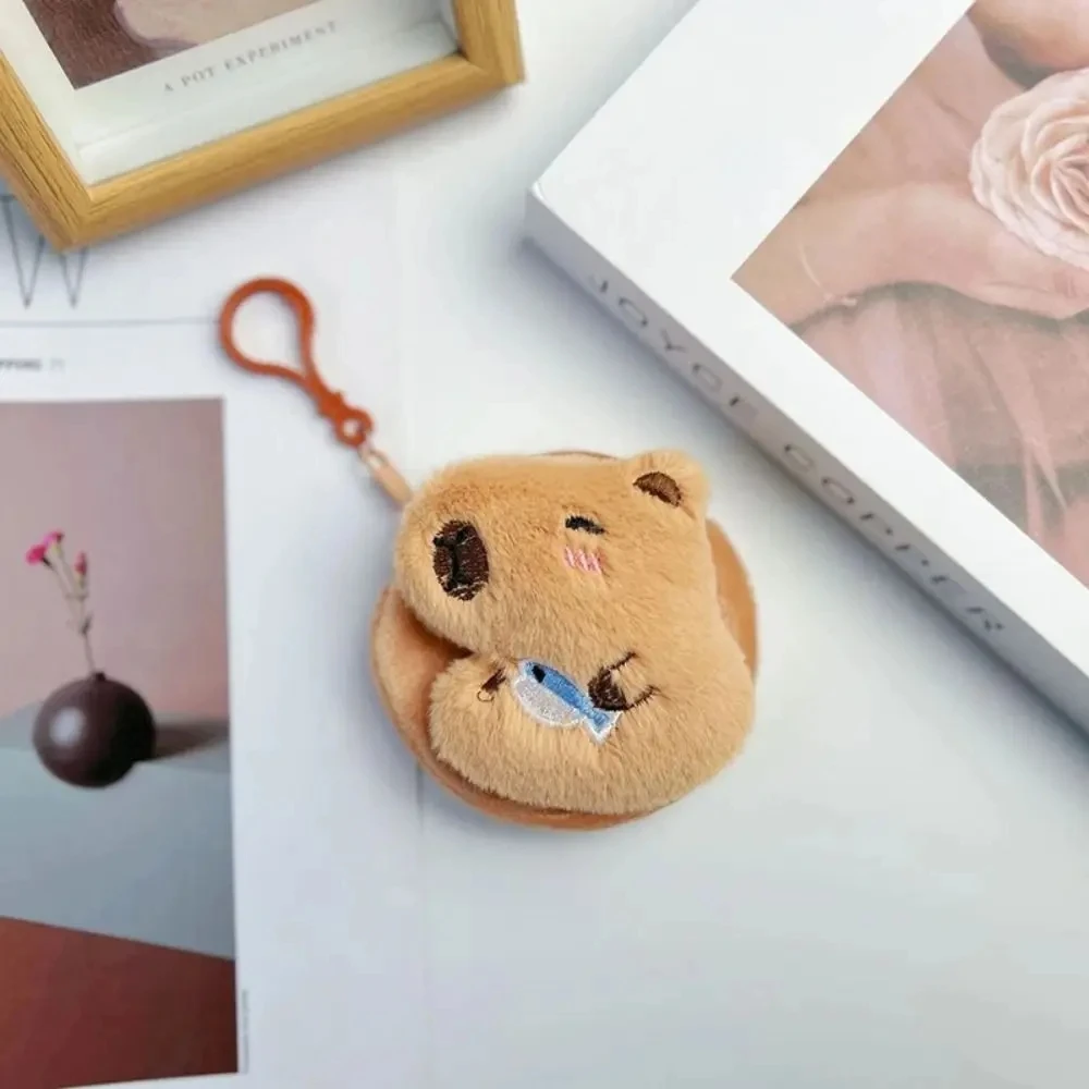 สร้างสรรค์ capybara Kawaii กระเป๋าเงินกำมะหยี่ใส่เหรียญขนาดเล็กอะนิเมะการ์ตูนน่ารักกระเป๋ากลมจี้กระเป๋าเก็บหูฟังแฟชั่นตลก