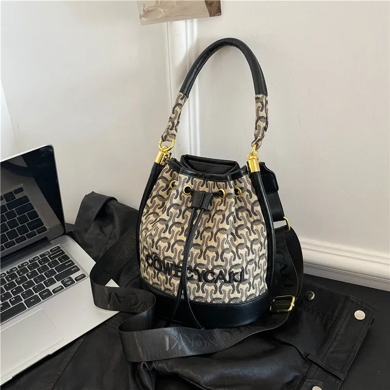 

2025 New Women's Bucket Bag Crossbody Shoulder Bag Fashion Color Block Drawstring Casual Chic Handbag
