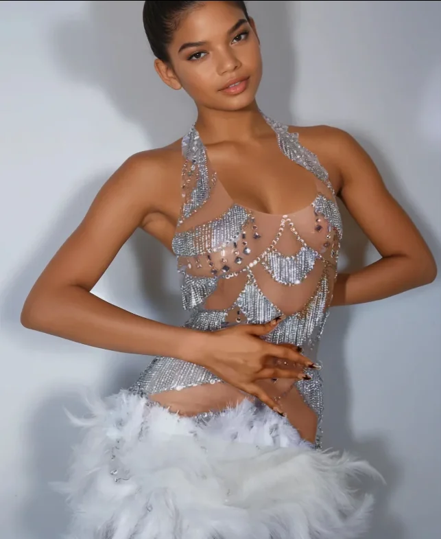 

Woment Luxury Evening Party Dress Halter U Neck Diamonds Feathers Bodycon Mini Celebrity Evening Club Dress Showgirls Costumes
