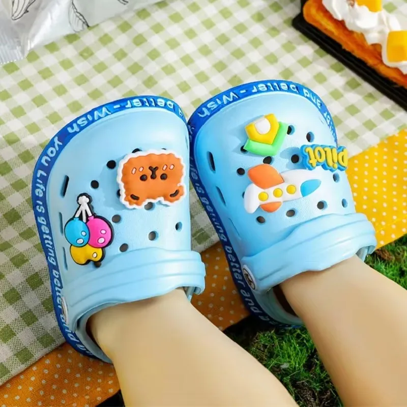 Été enfants sandales trou chaussures pour enfants pantoufles doux anti-dérapant dessin animé bricolage conception trou bébé chaussures plage de sable pour garçons filles