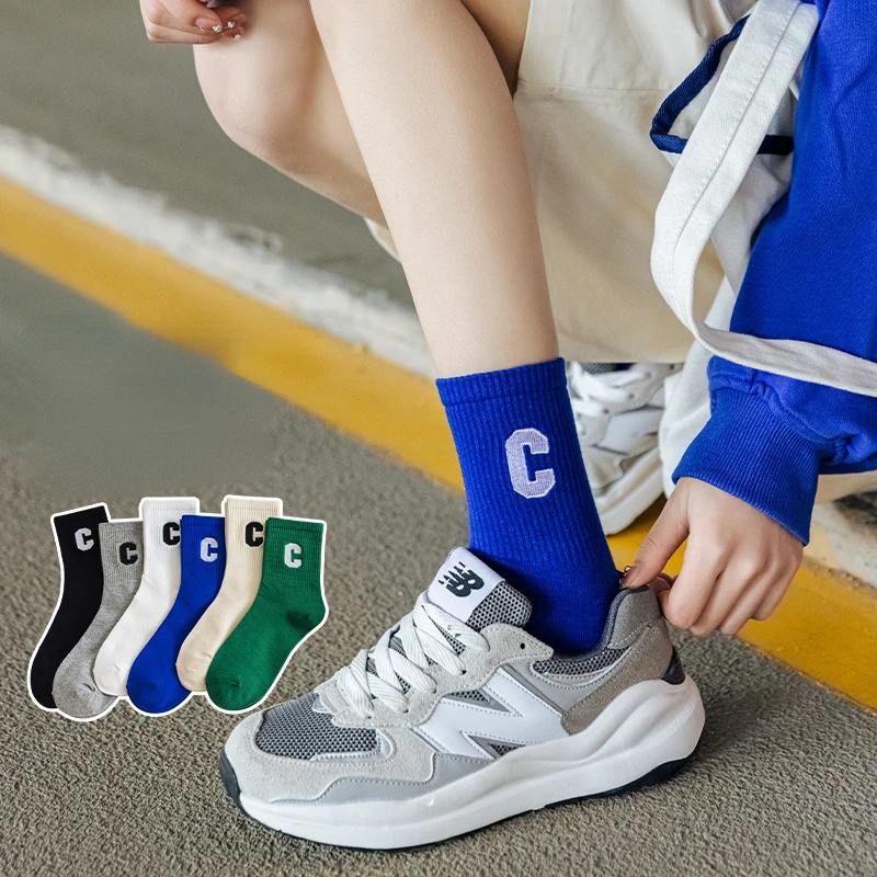 The new letter C Korean trend in the tube cotton socks fashion simple style