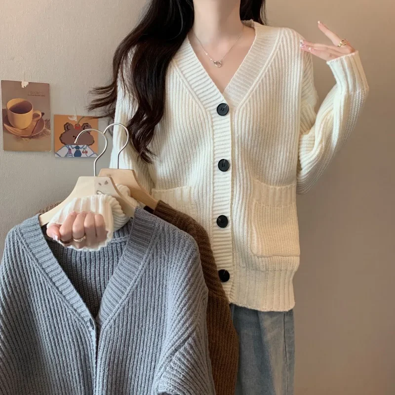 Solid Cardigans Women Chic V-neck All-match Basic Soft Daily Pocket Design Hot Sales Knitting Clothes Spring Newest Ins Popular