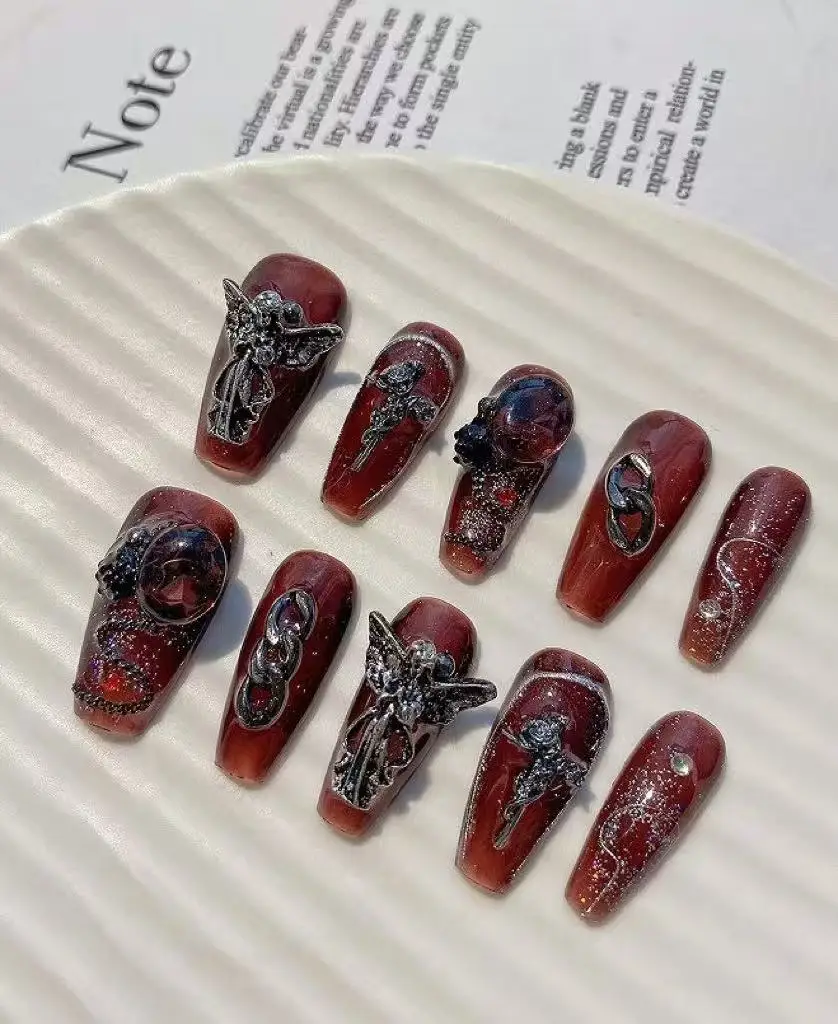 Halloween 10-Piece Retro Spicy Girl Nail Art Set, Deep Burgundy with Silver Chain, Niche Long Detachable Wearable Nails