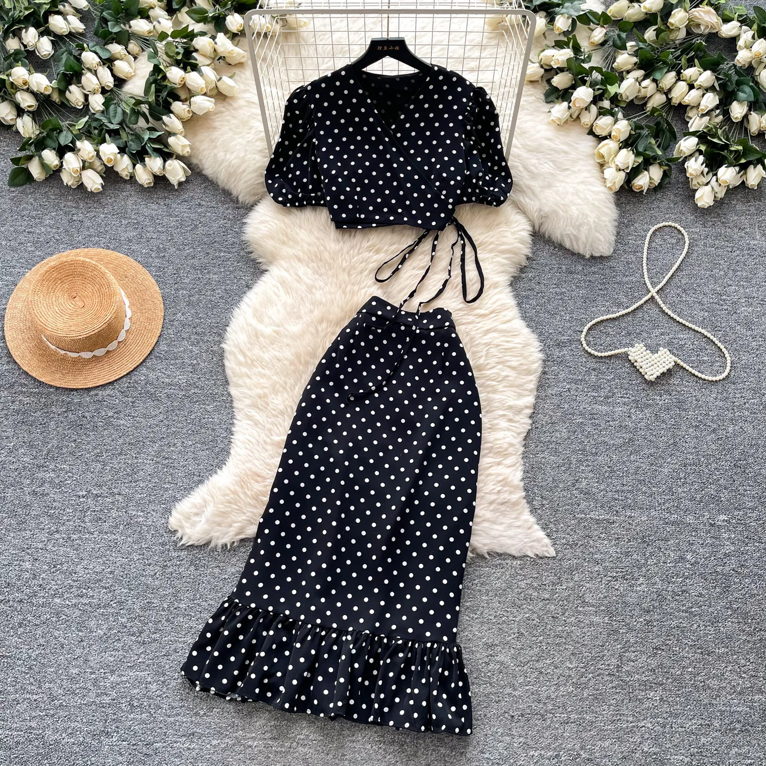 French Polka Dot V-neck Bubble Sleeve Lace-up Design Sense Short Top High Waist Slim Mermaid Skirts Women's Summer 2 Piece Set