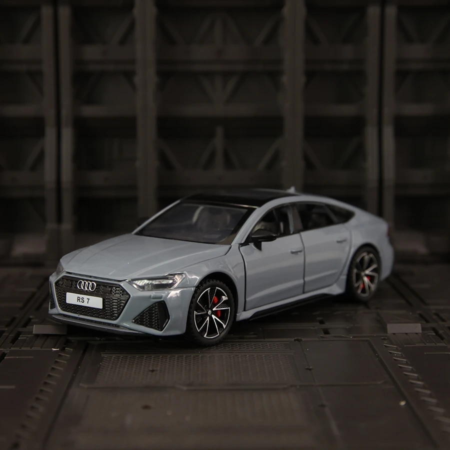 Portas modelo de carro em liga Audi RS7 1:32 em ambos os lados que podem ser abertas, e o capô dianteiro e da porta do porta-malas também podem ser abertas