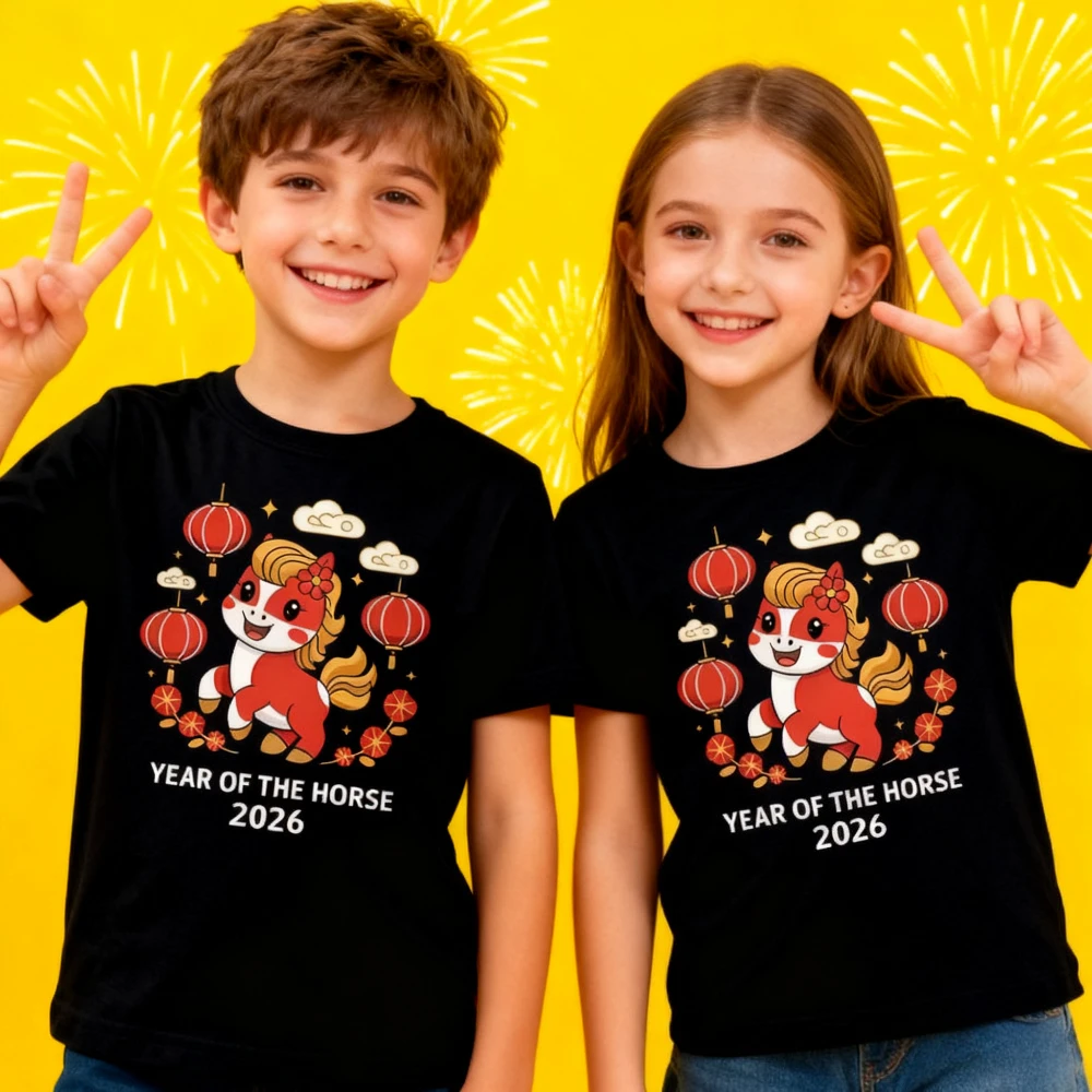 

Детская футболка «Год Лошади 2026», футболка с принтом «С Новым годом по лунному календарю 2026», футболка с милым принтом «Китайский зодиак, лошадь», футболка для мальчиков и девочек
