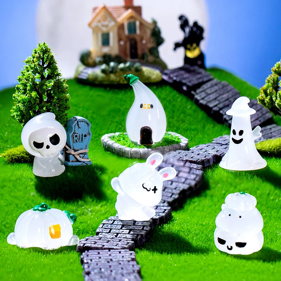 Luminous Miniatures Elf Figure Glow In Dark Halloween Glowing Spooky Pumpkin Skeleton Ghost Micro Landscape Home Decor