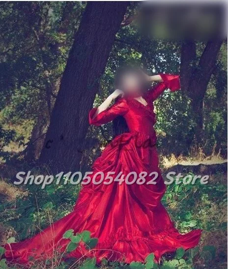 ชุดเดรสงานพรอมสไตล์วิคตอเรียนแบบกำหนดเอง สีแดง คอวีวินเทจ แขนยาว ระบายและจีบยุคกลาง ชุดราตรีทางการยาวถึงพื้น