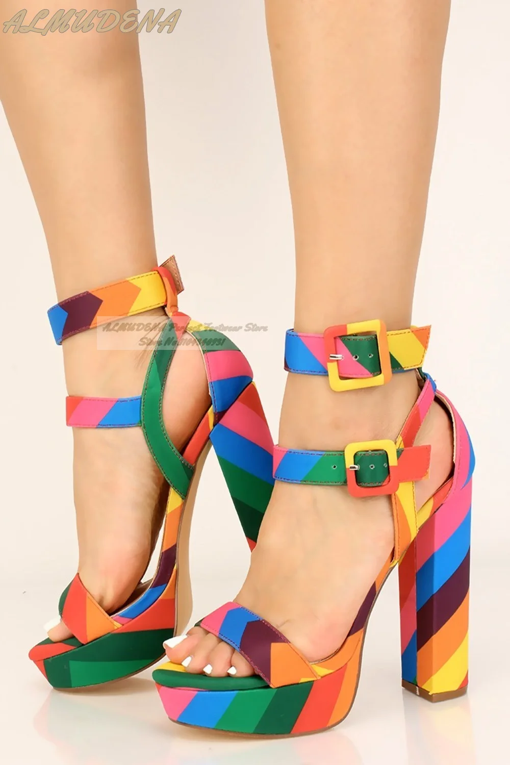 ALMUDENA Sandali con tacco grosso a righe colorate arcobaleno Scarpe eleganti con plateau e cinturino con fibbia quadrata Décolleté da sera multicolori