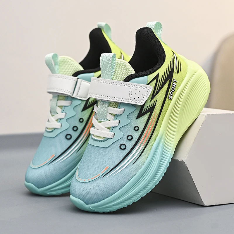 

New boys' shoes Young men's flying woven breathable running shoes CuHK children's lightweight soft soled student sports shoes